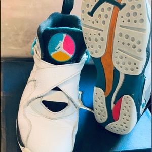 Kids Jordan’s retro 8 size 2 1/2 (lightly worn) with box
